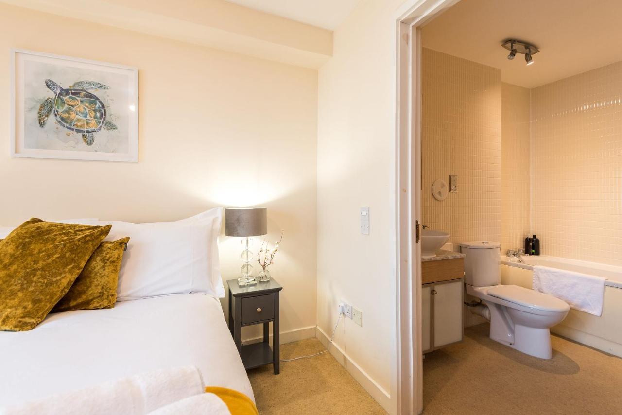 Elegant 2 Bedroom City Centre Apartment - Free Parking - Private Balcony เอดินบะระ ภายนอก รูปภาพ