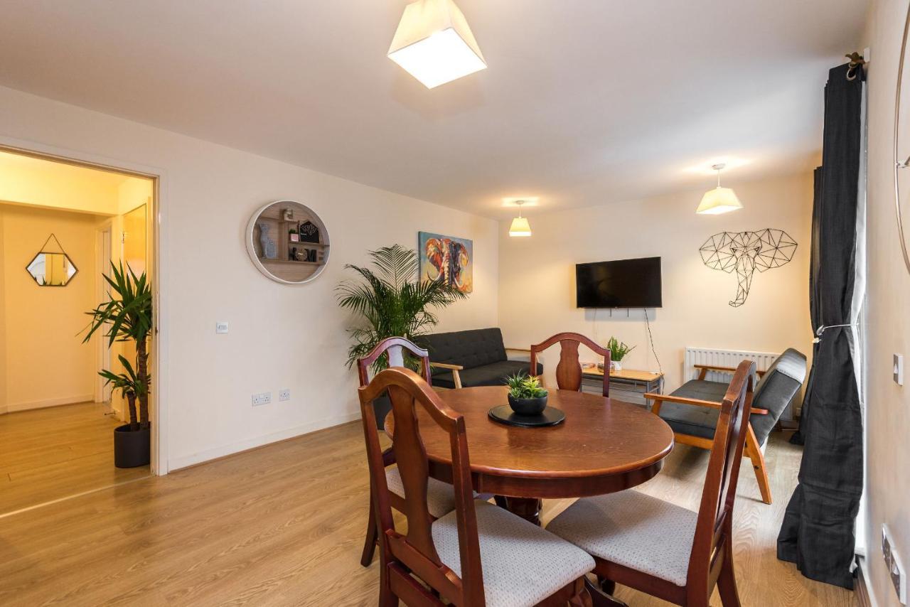 Elegant 2 Bedroom City Centre Apartment - Free Parking - Private Balcony เอดินบะระ ภายนอก รูปภาพ