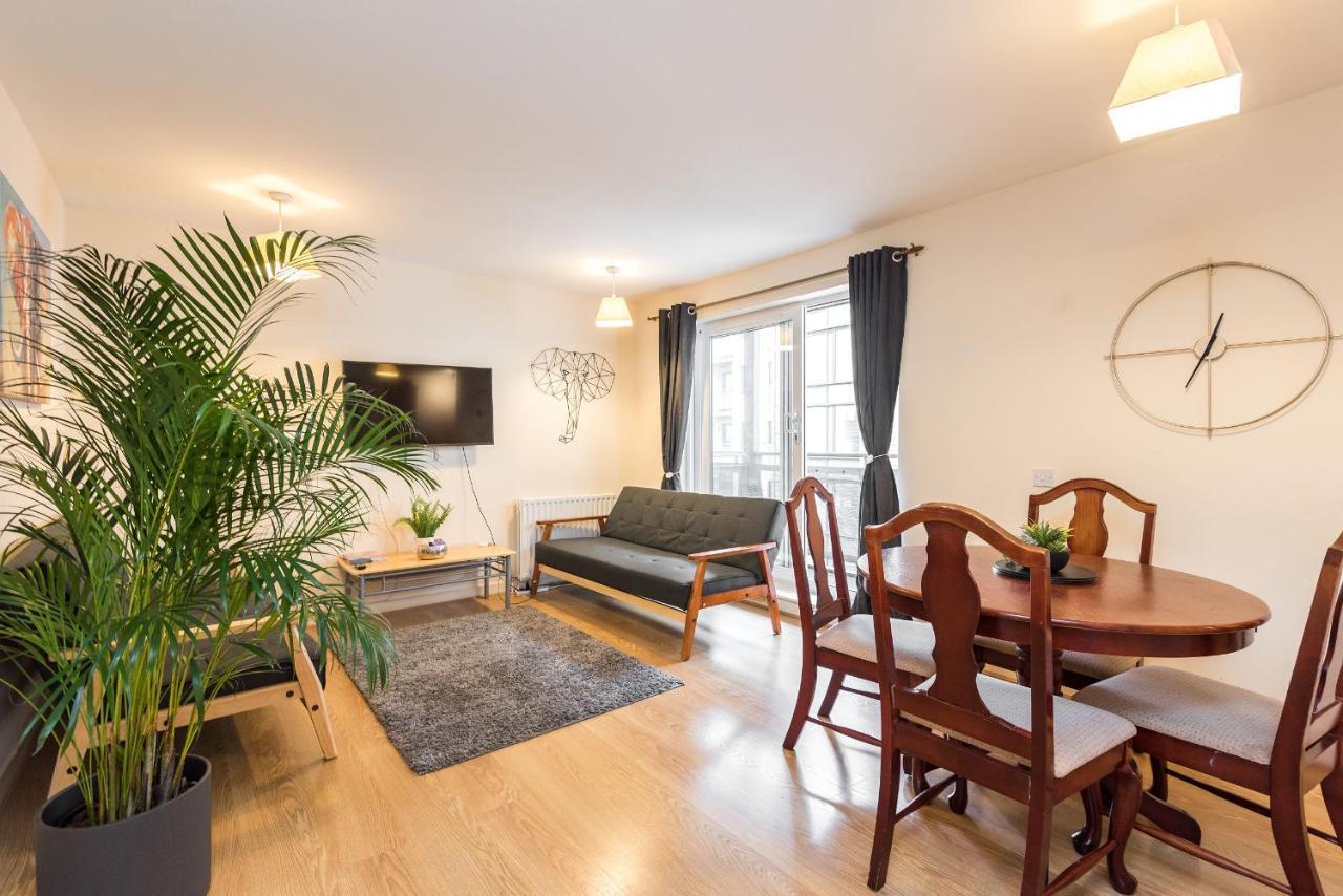 Elegant 2 Bedroom City Centre Apartment - Free Parking - Private Balcony เอดินบะระ ภายนอก รูปภาพ