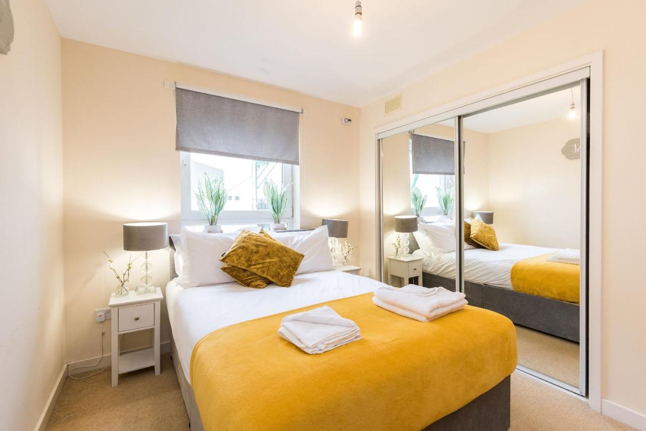 Elegant 2 Bedroom City Centre Apartment - Free Parking - Private Balcony เอดินบะระ ภายนอก รูปภาพ
