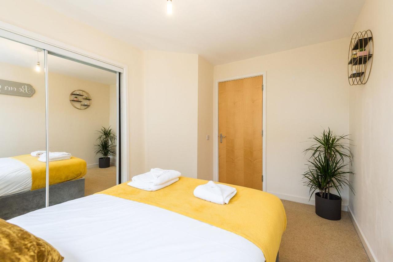 Elegant 2 Bedroom City Centre Apartment - Free Parking - Private Balcony เอดินบะระ ภายนอก รูปภาพ