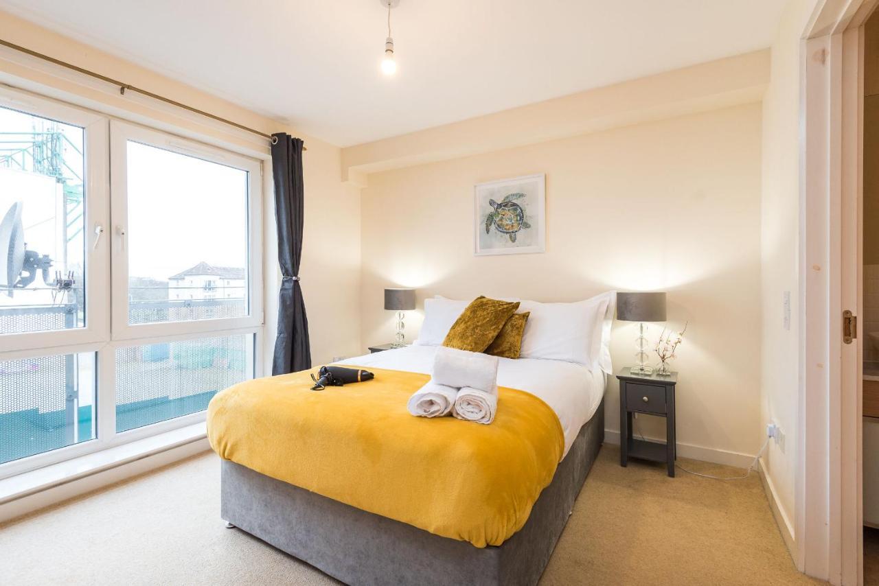 Elegant 2 Bedroom City Centre Apartment - Free Parking - Private Balcony เอดินบะระ ภายนอก รูปภาพ